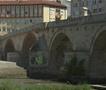 Камениот мост во Скопје тоне во агонија, наместо да биде симбол на градот