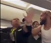 Патници се тепаат во авион - авиокомпанијата им даде доживотна забрана (ВИДЕО)