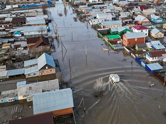 Речиси 117.000 луѓе се евакуирани во Казахстан поради невидените поплави (ВИДЕО)