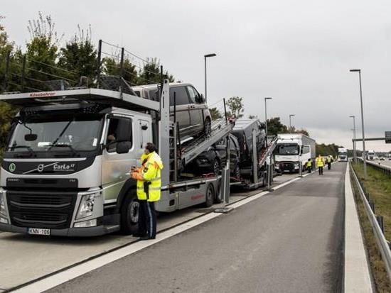 Членките на ЕУ одобрија построги ограничувања за CO2 за камиони и автобуси