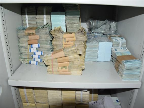 Косовската полиција во северно Косово запленила 1,6 милиони евра и 74,7 милиони динари