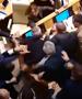 Масовна тепачка во Парламентот на Грузија пред донесување контроверзен закон (ВИДЕО)