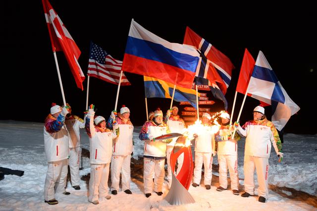 ЗОИ: Олимпискиот оган стигна на Северниот пол