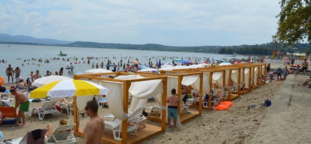 Утре во Дојран се отвара првата библиотека на плажа