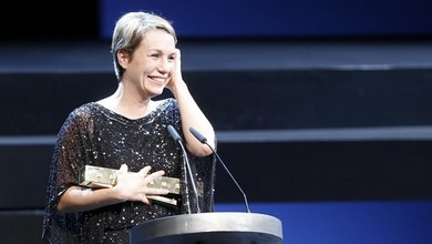 Титулата Национален уметник за Ана Дурловски