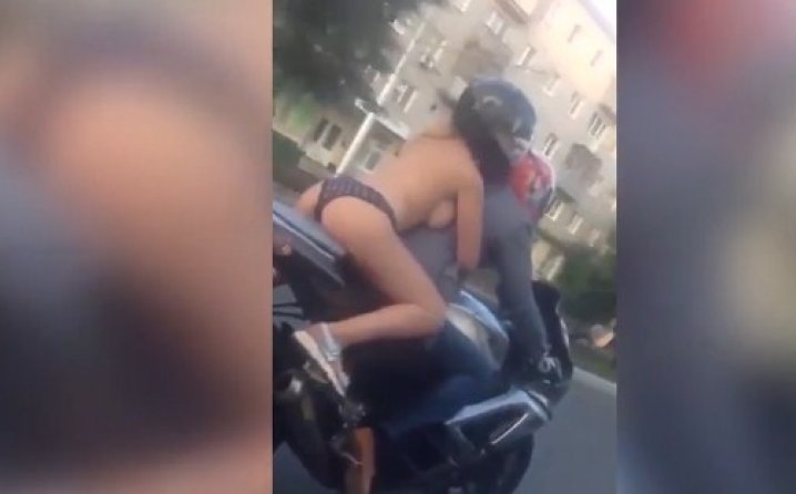 Видео: Гола на мотор!!