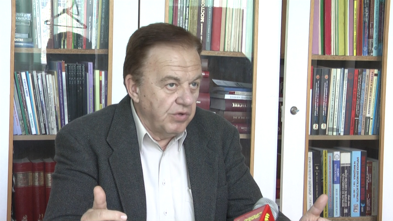 Mакедонскиот поет Панде Манојлов награден за неговото поетско творештво за Палестина