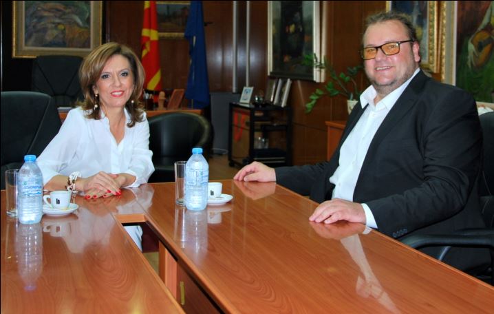 Алаѓозовски ја презеде функцијата министер за култура