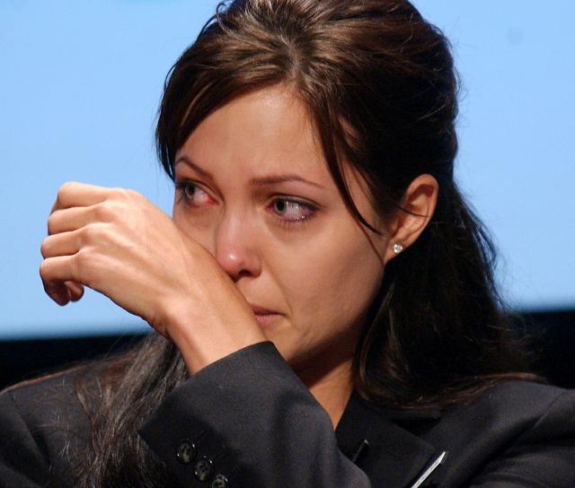 Ситуацијата станува се полоша: Анџелина тешко го поднесува разводот