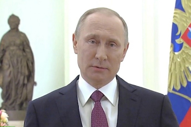 Путин во поетски стил го честита 8 – ми март