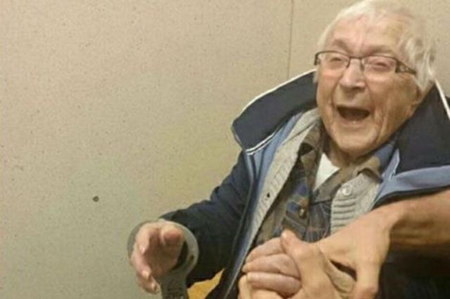 99 годишна жена заврши во затвор
