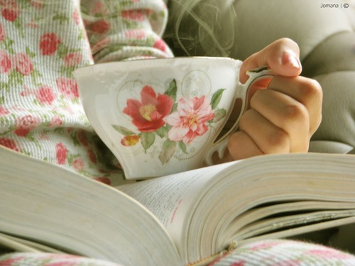 Ликовен конкурс на тема „Книга и чај“