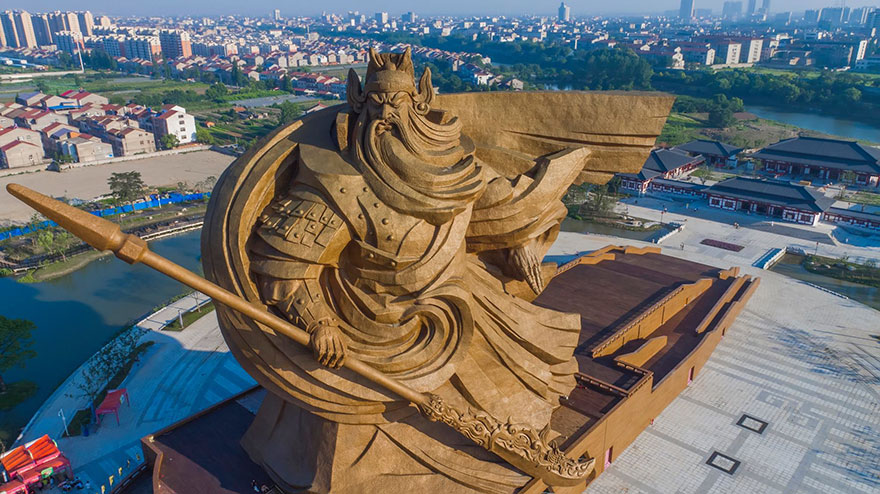 Колосален споменик на кинескиот бог на војната - ново светско чудо!