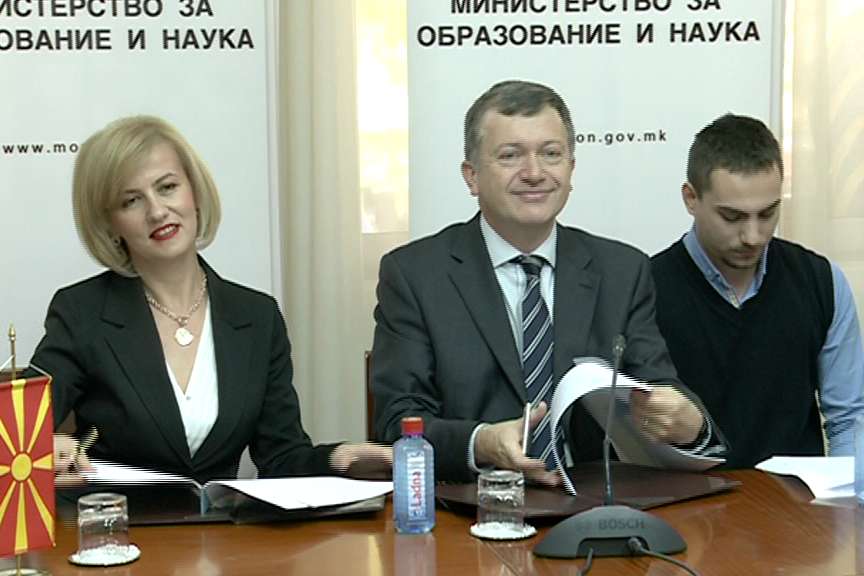 Од следната година Кембриџ наставата програма влегува во средното образование