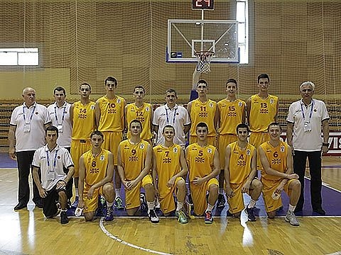 Кадетите продолжуваат во четвртфиналната група