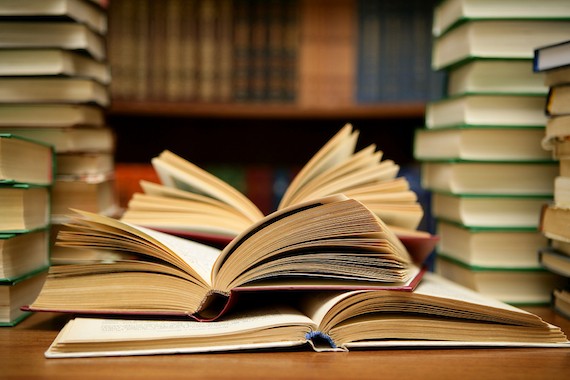 Со промоција на поетската книга „Вевчаница“ почнуваат Струшките книжевни средби
