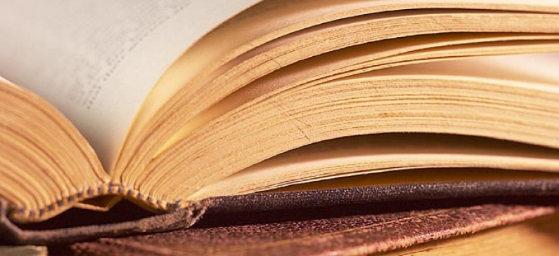 Објавена книгата „Низ сончевиот пат на македонската азбука“ од Наум Попески