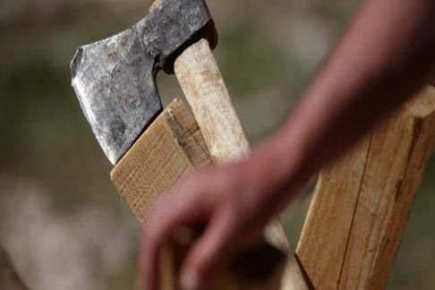 Маж со секира ја убил сопругата во село Врапчиште