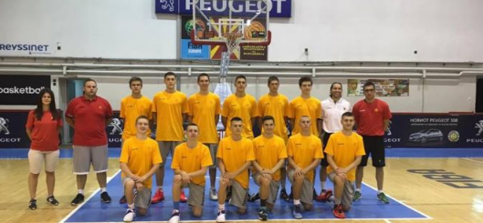 Кадетите на стартот од Европското првенство во Софија играат против Унгарија