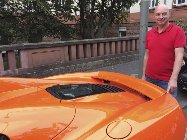 Магаре се обидело за “изеде“ автомобил вреден 250 000 евра