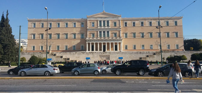 Грчката опозиција бара од Владата во Атина да ги ратификува меморандумите со Македонија