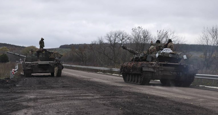 Руски гувернер: Ни пристигнуваат нови сили во регионот што граничи со Украина