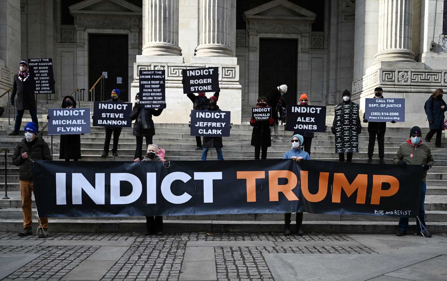 Њујорк и Вашингтон се подготвуваат пред можното апсење на Трамп