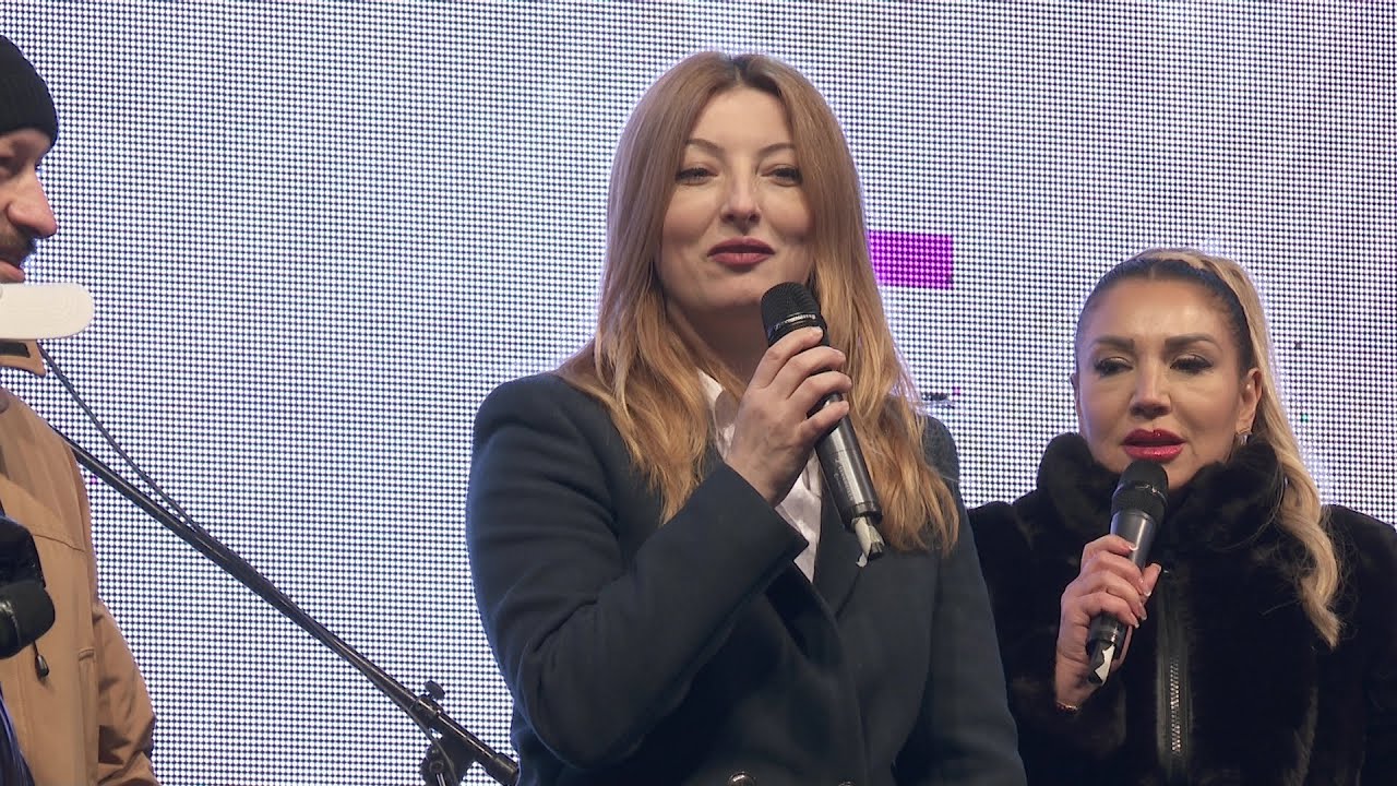Со „Дајте музика“ почнаа предновогодишните настани на плоштадот во ...