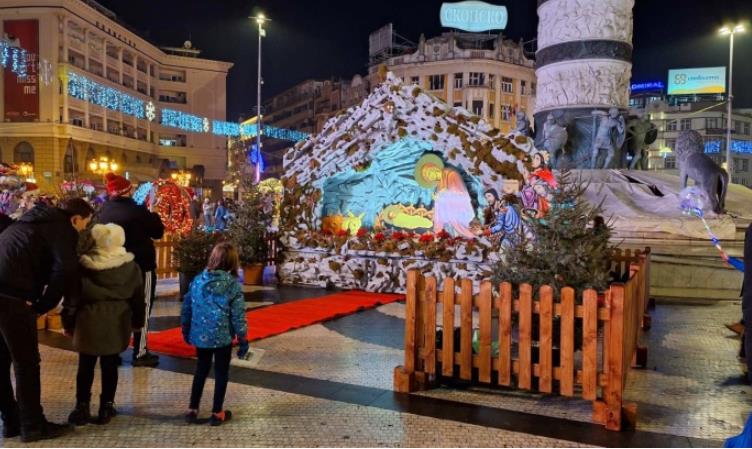 Во Скопје поставена божиќната пештера - Канал 5