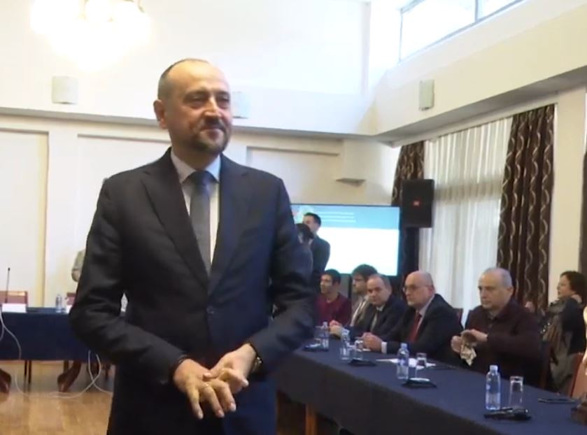 Битиќи: Изборот за универзален снабдувач со електрична енергија не е ...