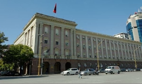 ИНСТАТ: Албанија годинава ја започна со пад на бројот на странските туристи