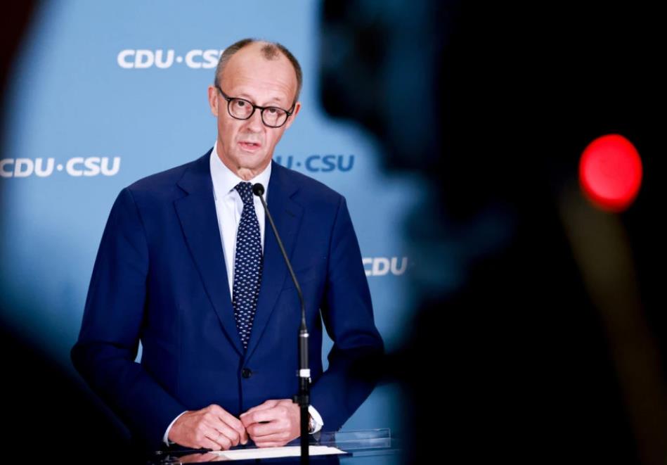 Мерц во Анкара му оддаде почит на Ататурк, основачот на модерна Турција