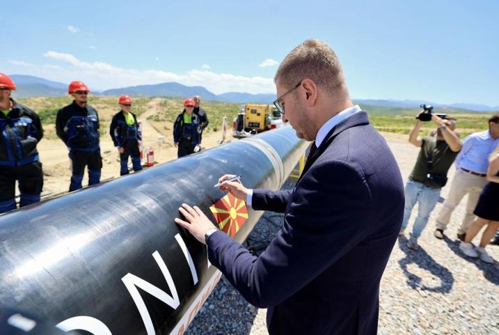 Премиерот Мицкоски на поставување на камен темелник на 400 кV далекувод од ТС „Битола 2”