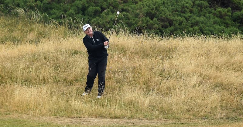 Трамп отвори нов голф терен во Шкотска, му се придружија фудбалери