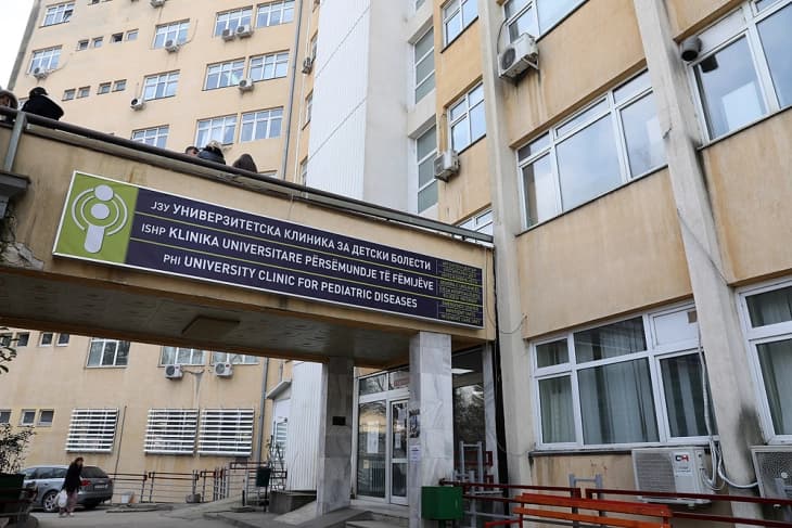 На Клиниката за детски болести се воведува формално основно образование во болнички услови за деца на долготрајно лекување