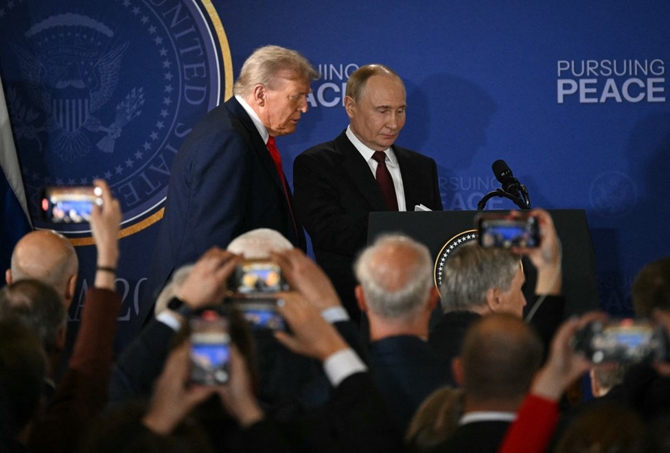 Поделени реакции во светот за самитот Трамп-Путин