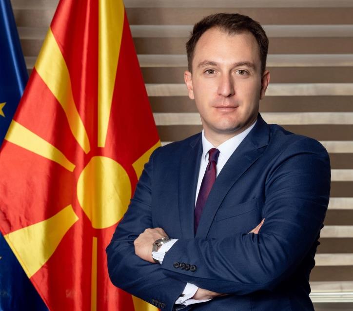 Андоновски: Нека радоста од Христовото раѓање донесе мир во срцата, љубов во семејствата и благослов во секој дом