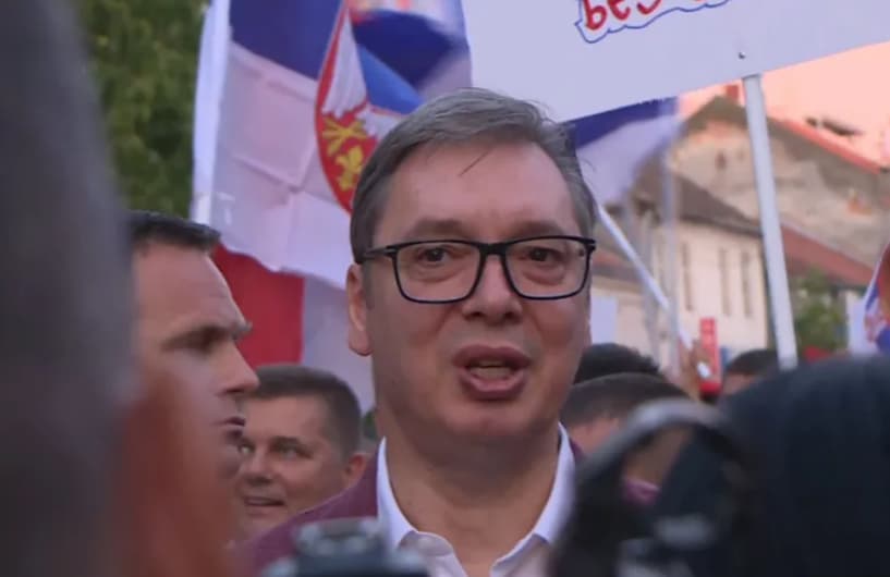 Вучиќ се приклучи на маршот против блокадите и порача: Се собраа 55.000 луѓе (ВИДЕО)