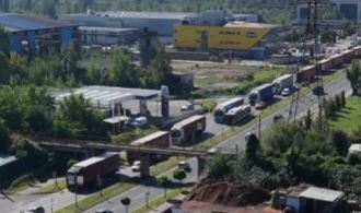 Автопревозници во БиХ ги блокираа патиштата, царинските терминали и граничните премини