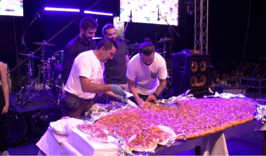 Штипската џиновска пастрамајлија ќе има 17 килограми месо