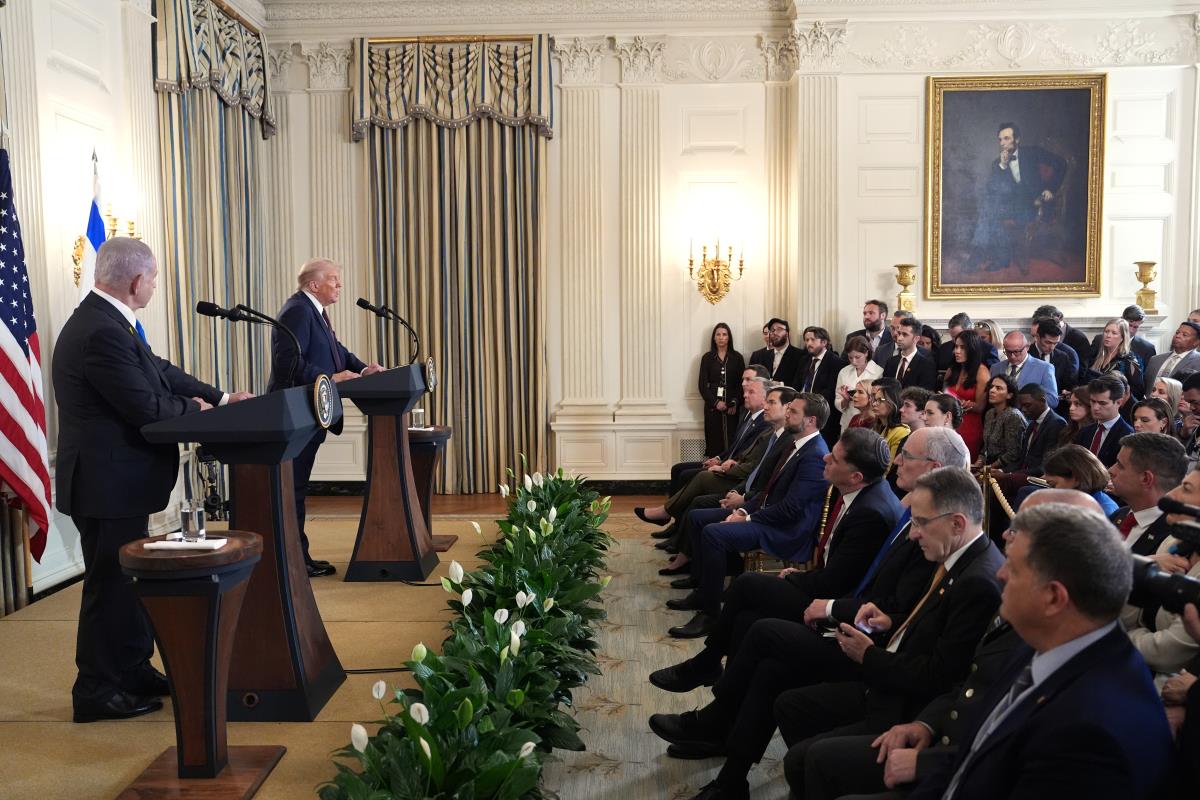 Мировниот план на Трамп и Нетанјаху доби широка поддршка од меѓународната заедница, сега сите очи се вперени кон Хамас