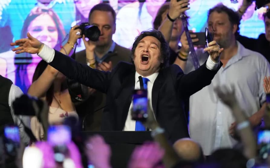 Милеј прогласи победа на изборите во Аргентина