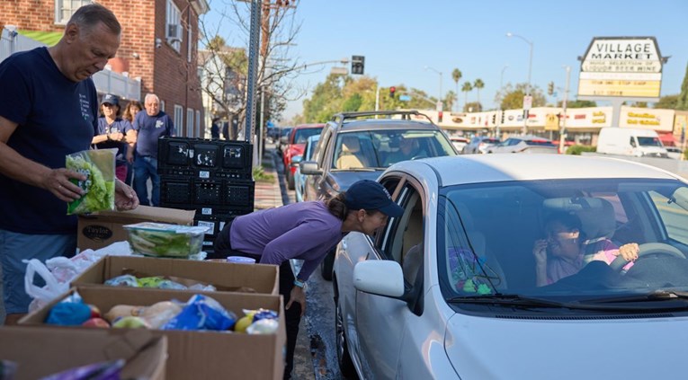 Трамп ја прекинува помошта за храна, се очекува милиони да ги наполнат народните кујни во САД