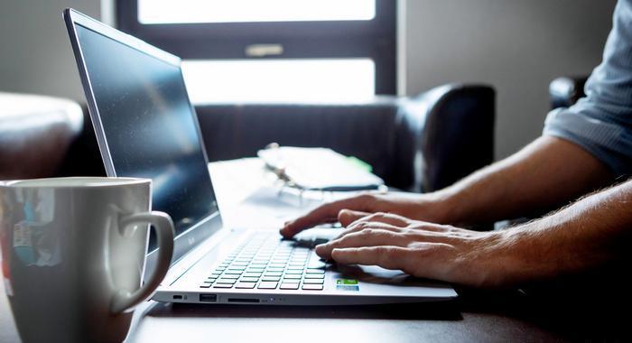 Истражување: Словенците и Словаците најсклони кон конспиративни мислења во Централна Европа