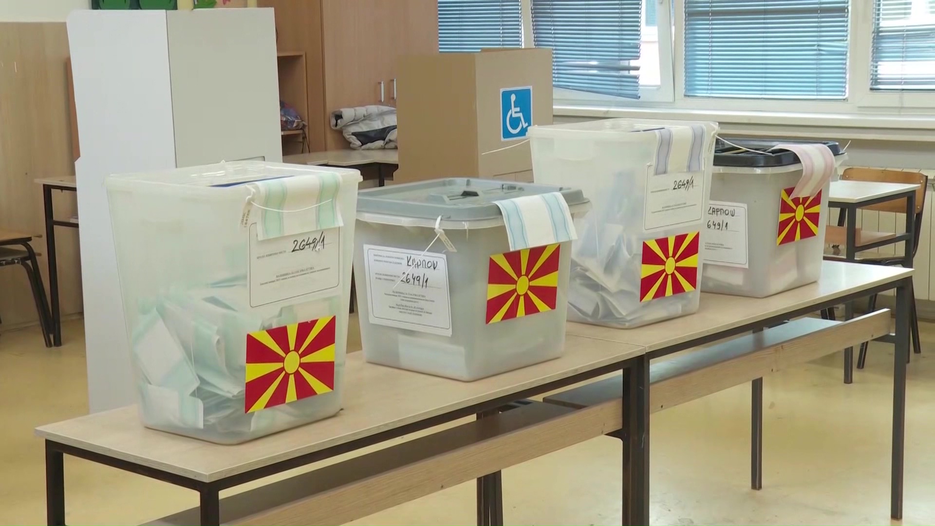 Почнува дистрибуцијата на гласачките ливчиња, в недела ќе се гласа во 32 општини и во Град Скопје