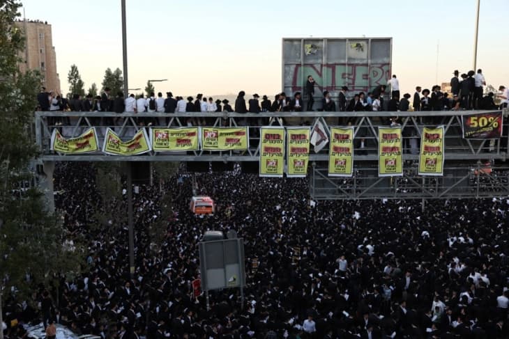 Ултраортодоксните евреи направија хаос во Ерусалим, момче падна од зграда и почина (ВИДЕО)