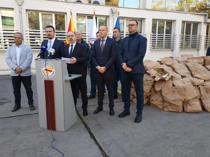 Царината заплени 130 килограми марихуана