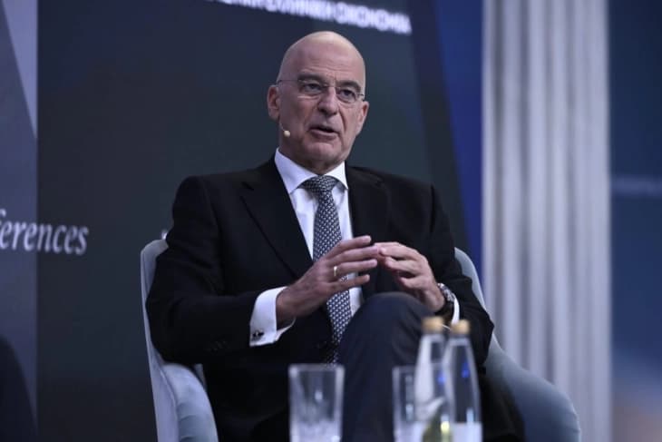 Дендиас: Во 2026 година започнуваме со доброволно служење воен рок за жени