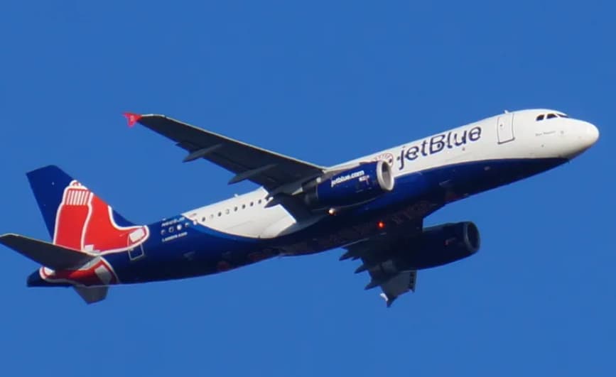 Патнички авион нагло изгуби 5.000 метри височина- патниците удриле во таванот, има повредени