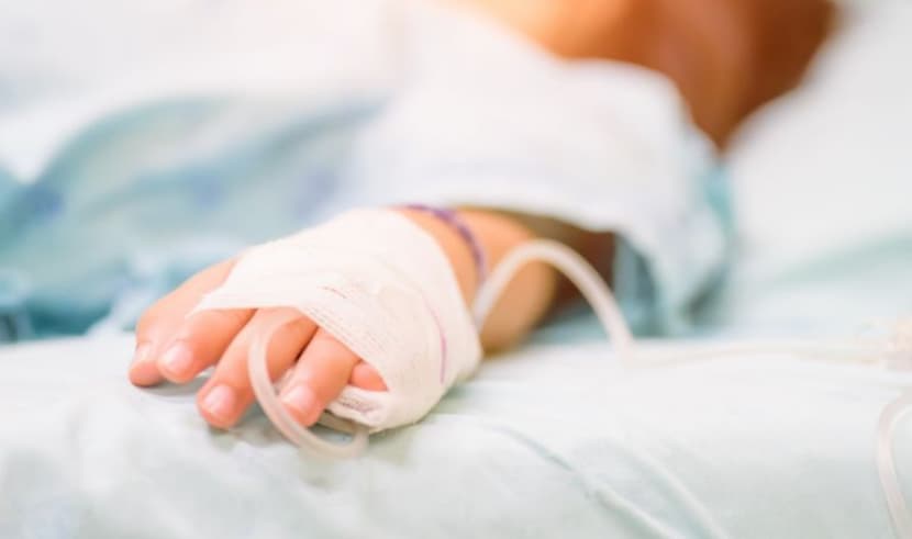 Почина тригодишно девојче, кое беше извадено од хотелски базен на островот Родос, 12 дена се борела за живот